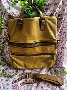Fossil Tan Leather Handbag with Logo Plaque
